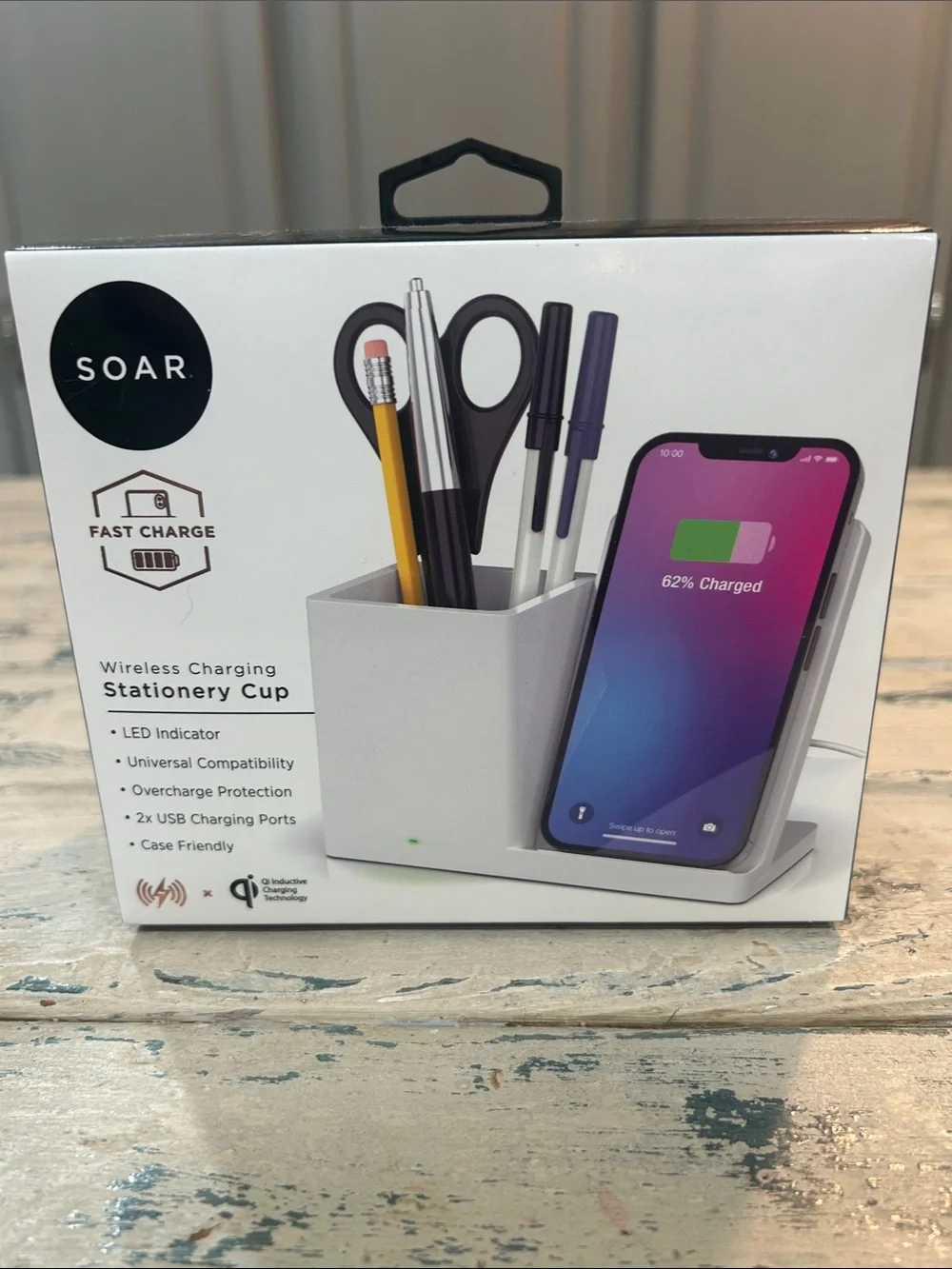 NWOT Soar White Cell Phone Wireless Charging with Stationery Pens Scissor Cup